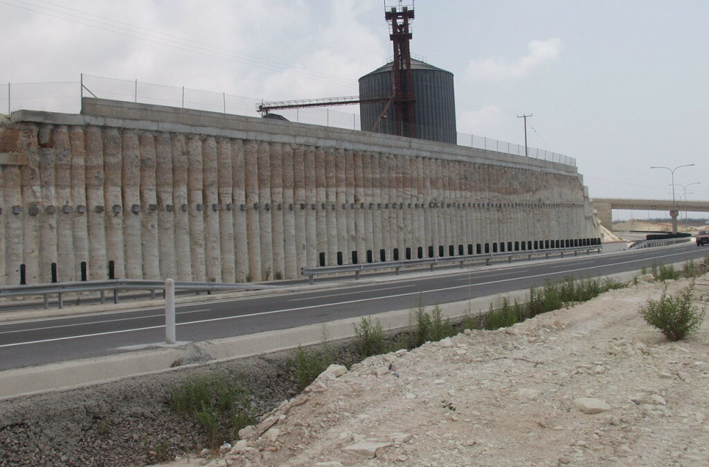 PAPHOS HIGHWAY PILE WALL WITH ANCHORS